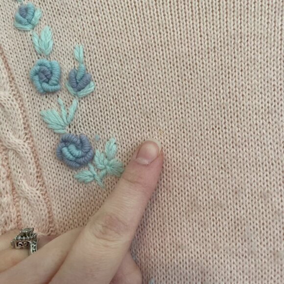 VINTAGE VTG ALBEE Light Baby Pink Pastel Embroidered Cottagecore Grandma Sweater - Picture 8 of 16